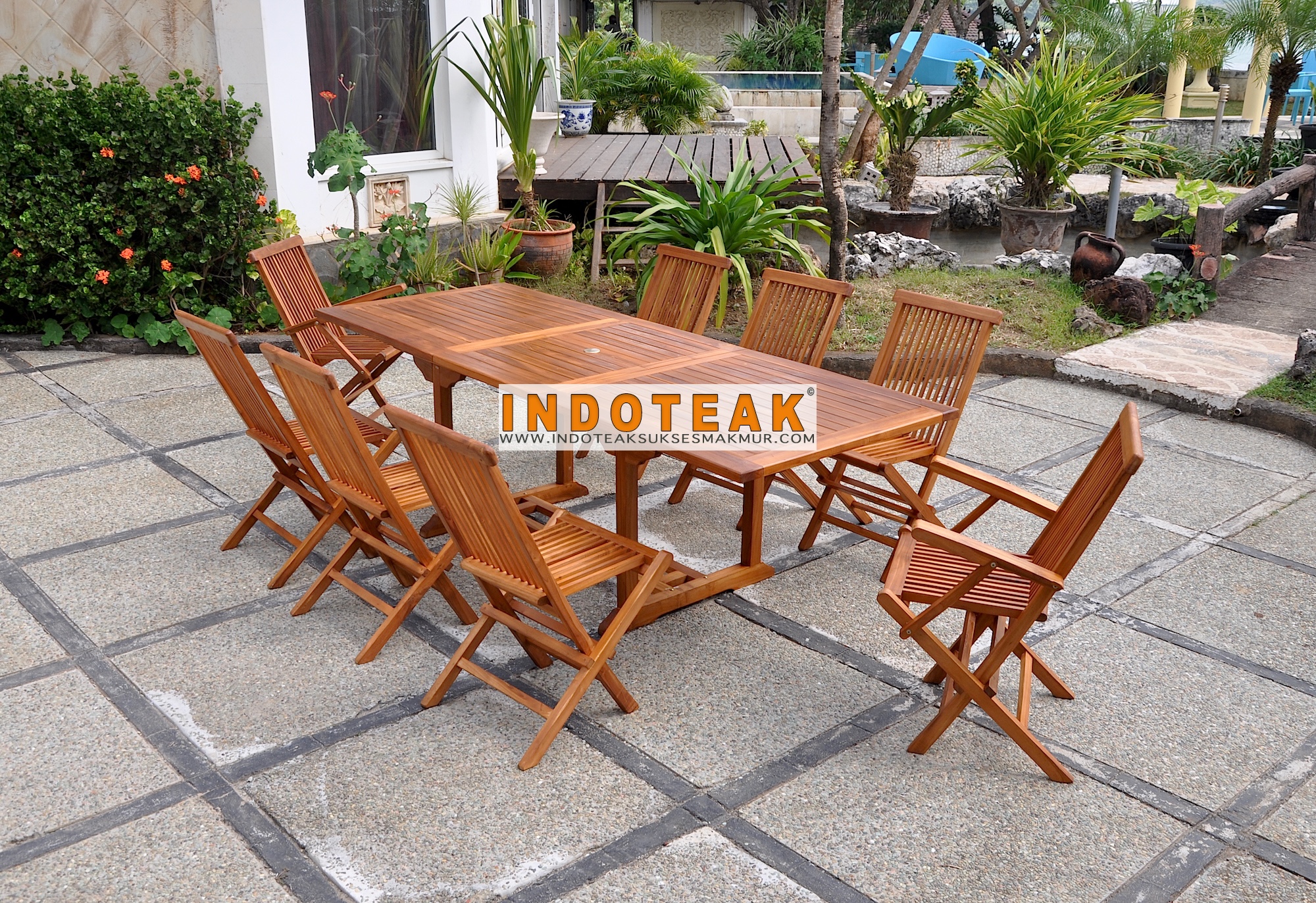 premium teak garden dining sets with an elegant oiled finish